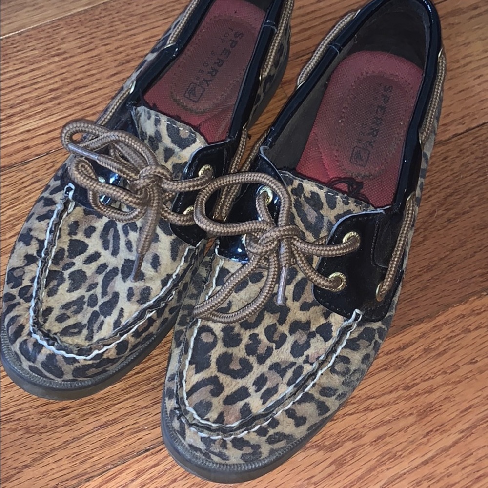 Leopard sperrys